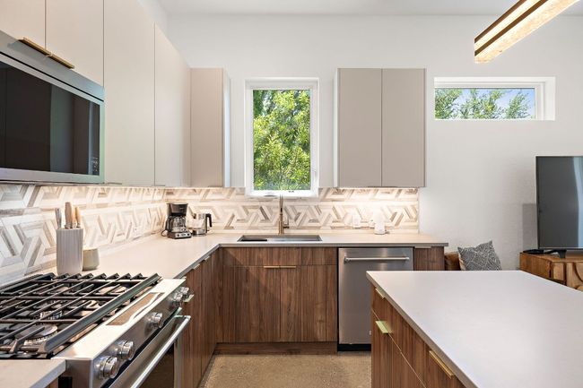 1 - 1713 E M Franklin Ave, House other with 4 bedrooms, 3 bathrooms and null parking in Austin TX | Image 5