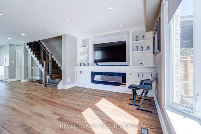 524 Fergo Ave, House attached with 4 bedrooms, 3 bathrooms and 2 parking in Mississauga ON | Image 12