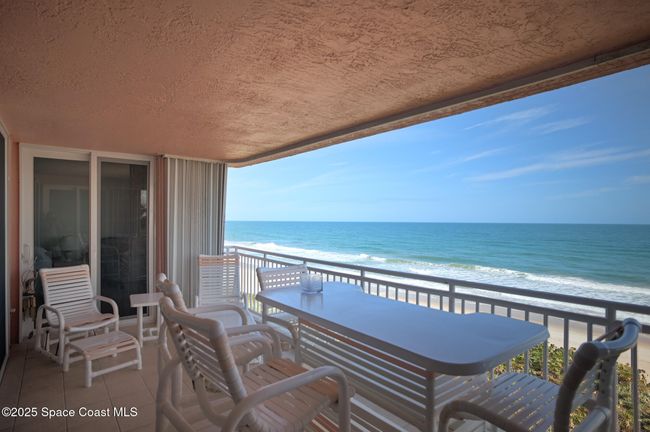 402 - 5635 Highway A1a, Condo with 3 bedrooms, 3 bathrooms and null parking in Melbourne Beach FL | Image 4
