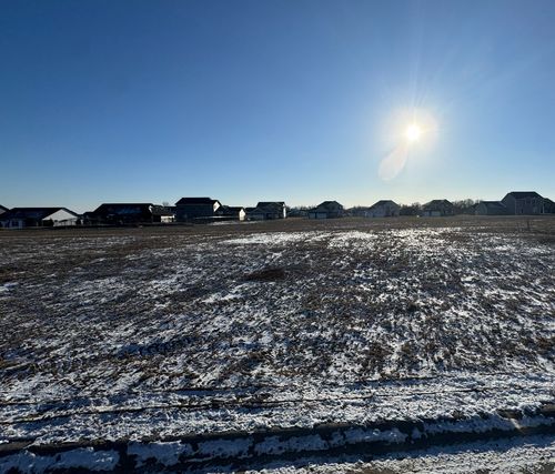 352 Linda Ln, Riverdale, IA, 52722-3273 | Card Image