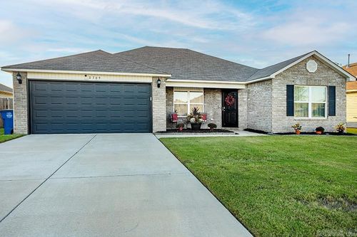 8309 Donna Dr, North Little Rock, AR, 72113-7781 | Card Image