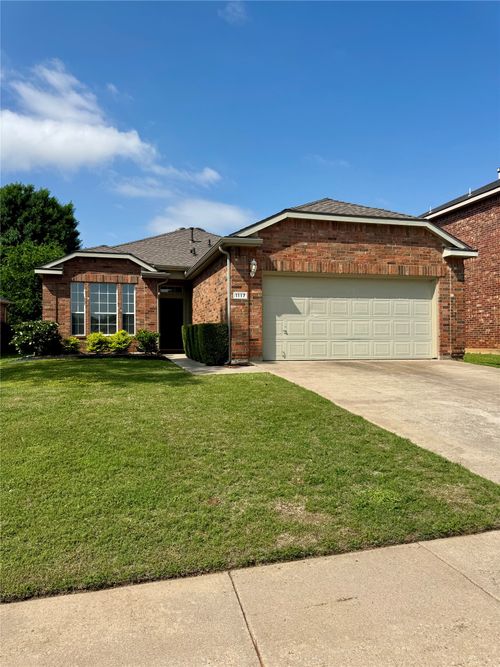 1117 Pine Ridge Rd, Roanoke, TX, 76262-6439 | Card Image