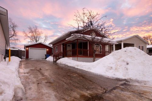 129 Grenfell Crescent, Fort Mcmurray, AB, T9H2M4 | Card Image