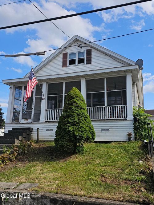 42 Shannon Ave, Cohoes, NY, 12047-4224 | Card Image