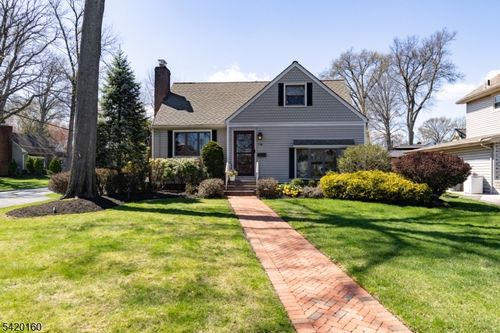 716 Center St, Garwood, NJ, 07027-1414 | Card Image