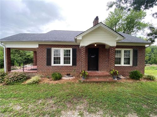 10619 Nc 89 Hwy W, Westfield, NC, 27053-8133 | Card Image