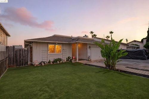 5260 Laguna Ct, Discovery Bay, CA, 94505-9438 | Card Image