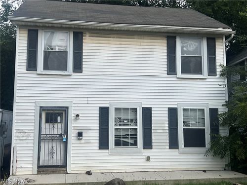 9501 Anderson Ave, Cleveland, OH, 44105-2205 | Card Image