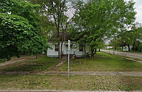 4 Cedar Ave S, Battle Creek, MI, 49037-1606 | Card Image