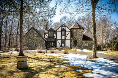 14 Geneva Dr, East Fishkill, NY, 12533-5332 | Card Image