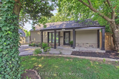 3489 New St, Burlington, ON, L7N1N5 | Card Image