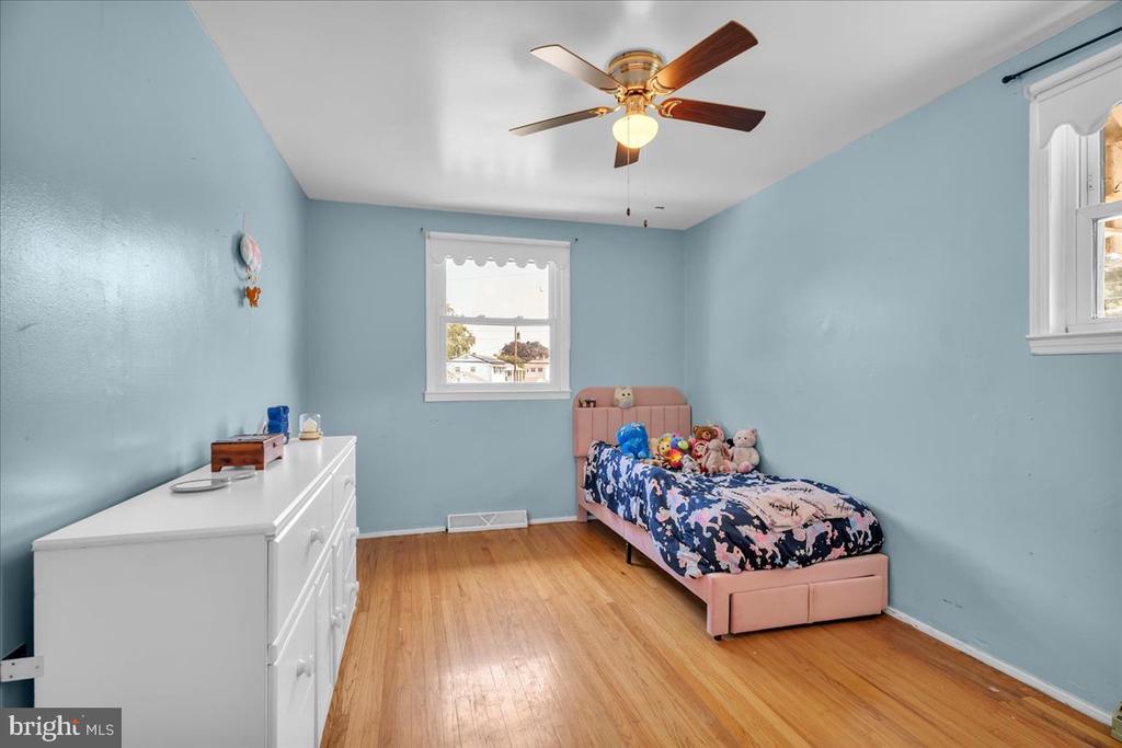 Residential in PENNSVILLE 3