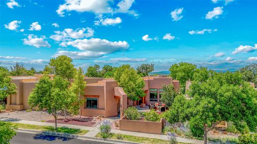 37 Sobradora Dr, Santa Fe, NM, 87508-1377 | Card Image
