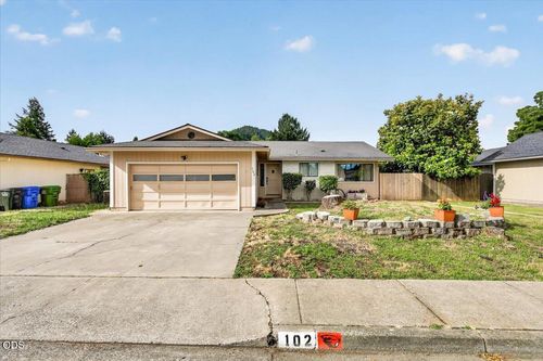 102 Hickory Dr, Rogue River, OR, 97537-9625 | Card Image