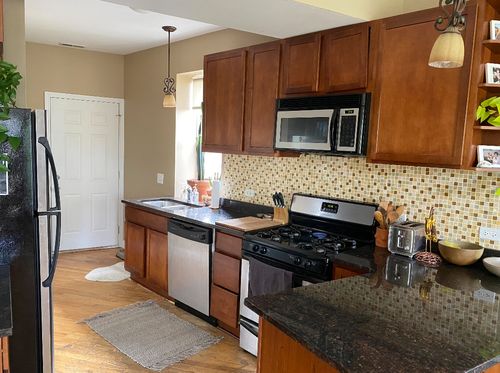 apt-2-1623 W Wallen Ave, Chicago, IL, 60626-6590 | Card Image