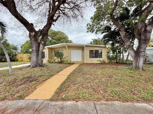 1421 Ne 40th Ct, Pompano Beach, FL, 33064-6104 | Card Image