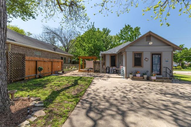 1501 S Austin St, House other with 2 bedrooms, 2 bathrooms and 2 parking in Brenham TX | Image 25