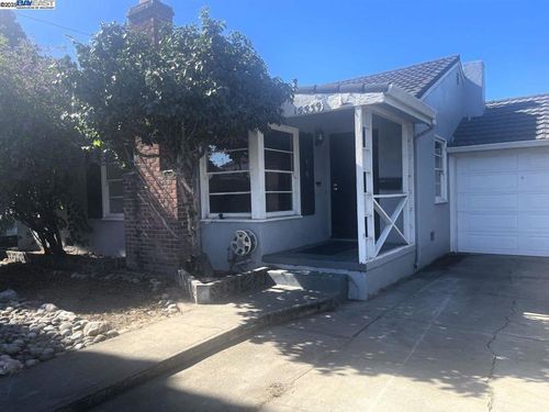 15539 Usher St, Ashland, CA, 94580-1640 | Card Image