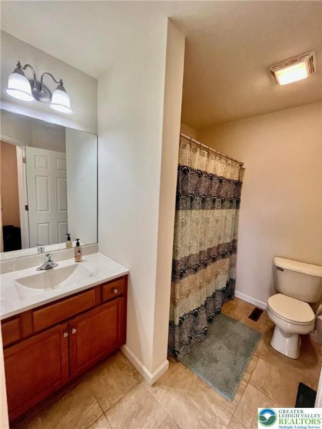 630 Lehigh Gap St, Townhouse with 3 bedrooms, 3 bathrooms and null parking in WALNUTPORT PA | Image 12