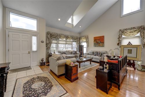 42 Fieldstone Ln, Oyster Bay, NY, 11771-3108 | Card Image