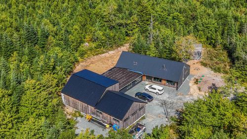 381 W Porters Lake Rd, Halifax, NS, B3E1K5 | Card Image