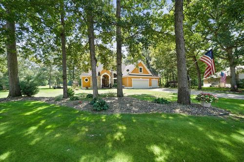 11349 N Oak Ct, Wheatfield, IN, 46392-9633 | Card Image