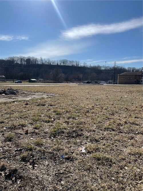 11th 11th St, Beaver Falls, PA, 15010 | Card Image