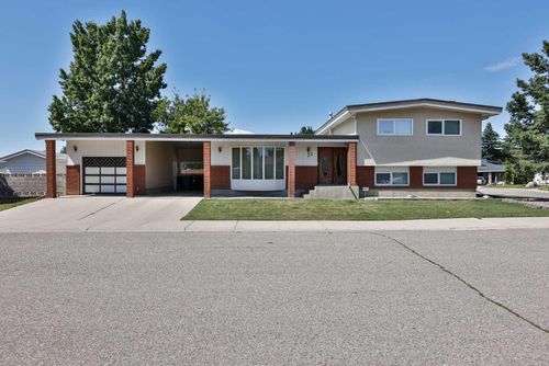 22 Hawthorne Place N, Lethbridge, AB, T1H4L7 | Card Image