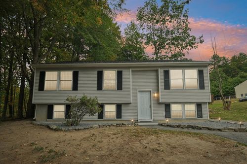 4 Hill Ln, Shirley, MA, 01464-2627 | Card Image