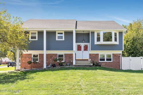 1 Ramble Way, Hazlet, NJ, 07730-1918 | Card Image