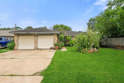 205 Cole Street, Webster, TX, 77598 | Card Image