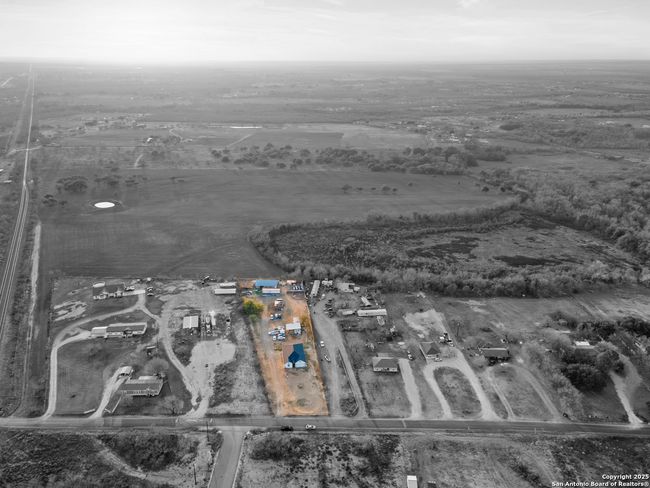 UNIT-2 - 16851 Griffin Rd, House other with 5 bedrooms, 2 bathrooms and null parking in Atascosa TX | Image 42