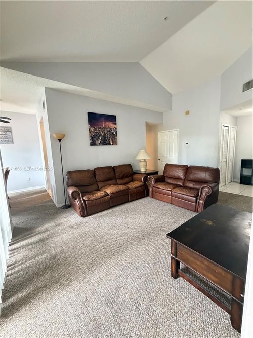 318-7085 Nova Dr, Davie, FL, 33317-8112 | Card Image