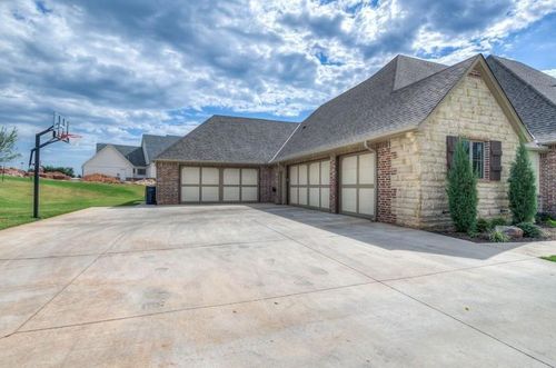 11020 Jonah Dr, Oklahoma City, OK, 73173-5943 | Card Image