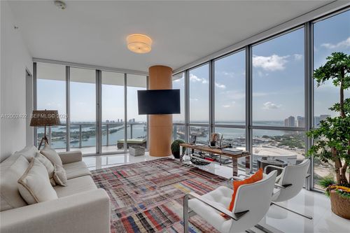 unit-3901-1100 Biscayne Blvd, Miami, FL, 33132-1748 | Card Image