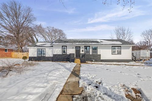 2431 Pine St, Granite City, IL, 62040-2962 | Card Image