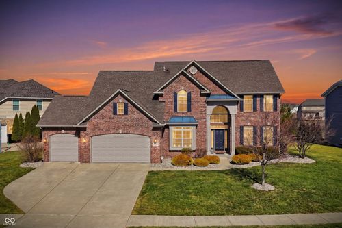 5685 Sunnyvalle Dr, Bargersville, IN, 46106-8553 | Card Image