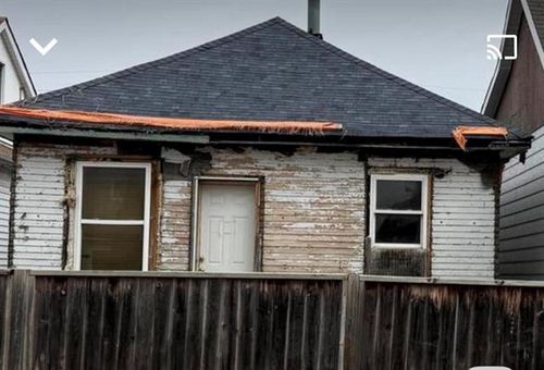 411 Bowman Ave, Winnipeg, MB, R2K1P5 | Card Image