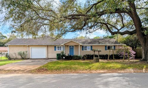 2506 Heights St, Liberty, TX, 77575-4306 | Card Image