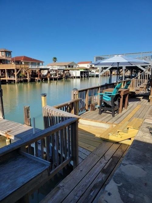 821 Tarpon Ave, Port Isabel, TX, 78578-2528 | Card Image