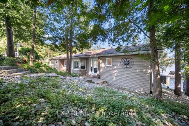 3094 Barlow Cres, House other with 3 bedrooms, 2 bathrooms and 4 parking in Dunrobin ON | Image 4