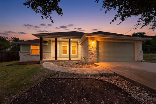 5 Las Flores Dr, Wimberley, TX, 78676-3647 | Card Image