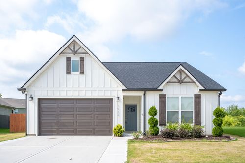 7926 Capri Ct, Chattanooga, TN, 37421-2749 | Card Image
