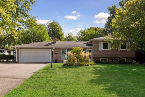2230 Decatur Ave N, Golden Valley, MN, 55427-3249 | Card Image