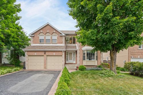 4 Collingwood Cres, Kanata, ON, K2K2G6 | Card Image