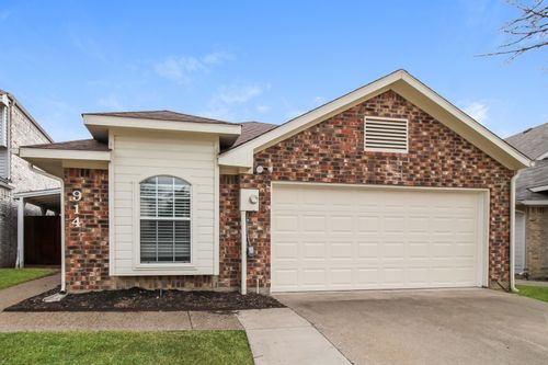 914 Plantation Dr, Lewisville, TX, 75067-6119 | Card Image