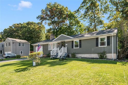 15 Charles St, Barrington, RI, 02806-3907 | Card Image