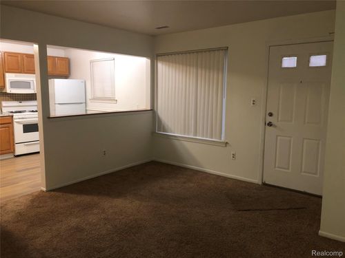 18633 Negaunee, Redford, MI, 48240-2026 | Card Image