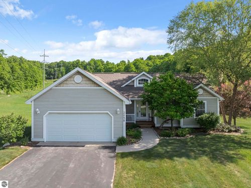 3098 Crown Wood Ct, Traverse City, MI, 49685-7154 | Card Image