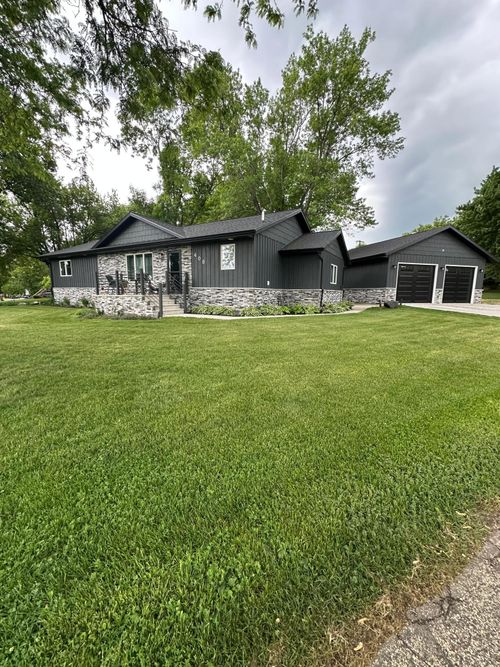 408 N Main St, Hendricks, MN, 56136-9503 | Card Image